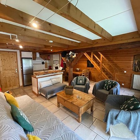 Le Chal Heureux Bel Appartement Dans Vieille Ferme De Montagne Renovee Les Orres Exterior foto