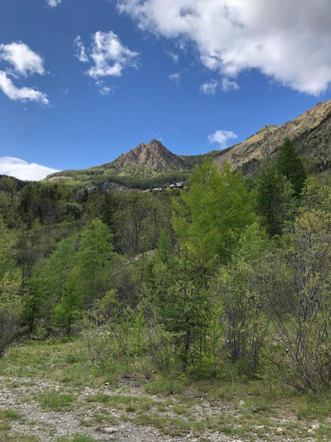 Le Chal Heureux Bel Appartement Dans Vieille Ferme De Montagne Renovee Les Orres Exterior foto